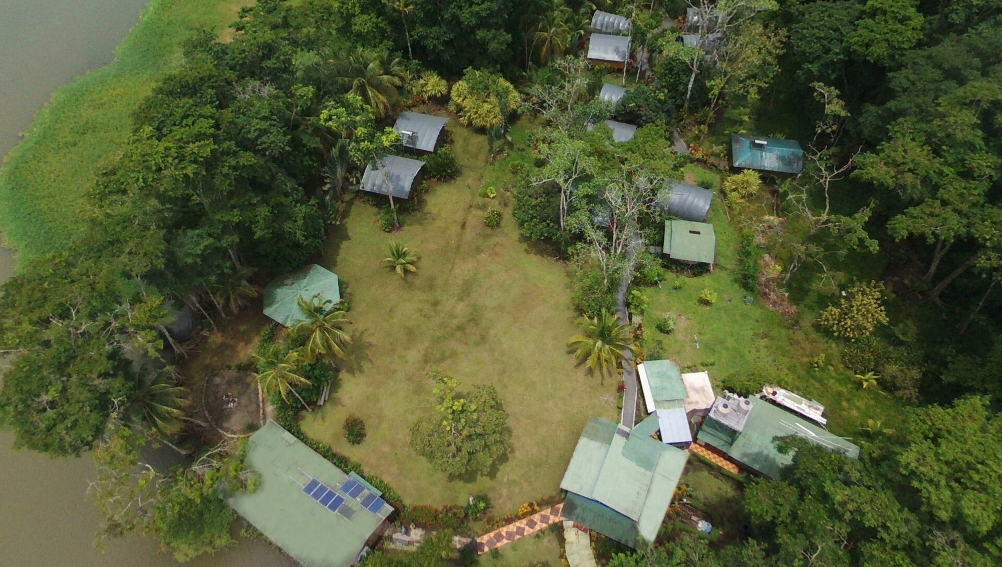 Lirio Lodge Barra de Pacuare エクステリア 写真