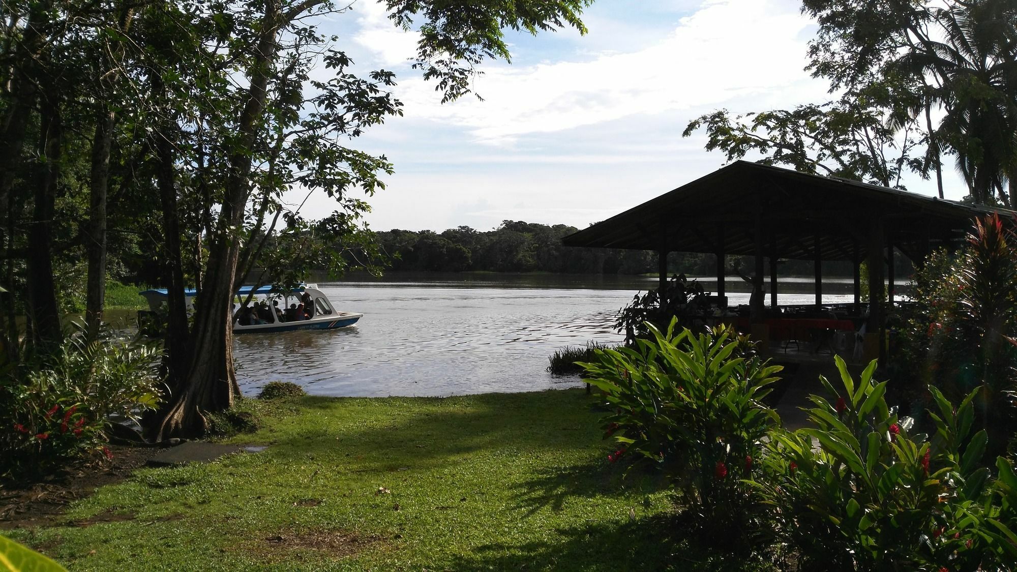 Lirio Lodge Barra de Pacuare エクステリア 写真